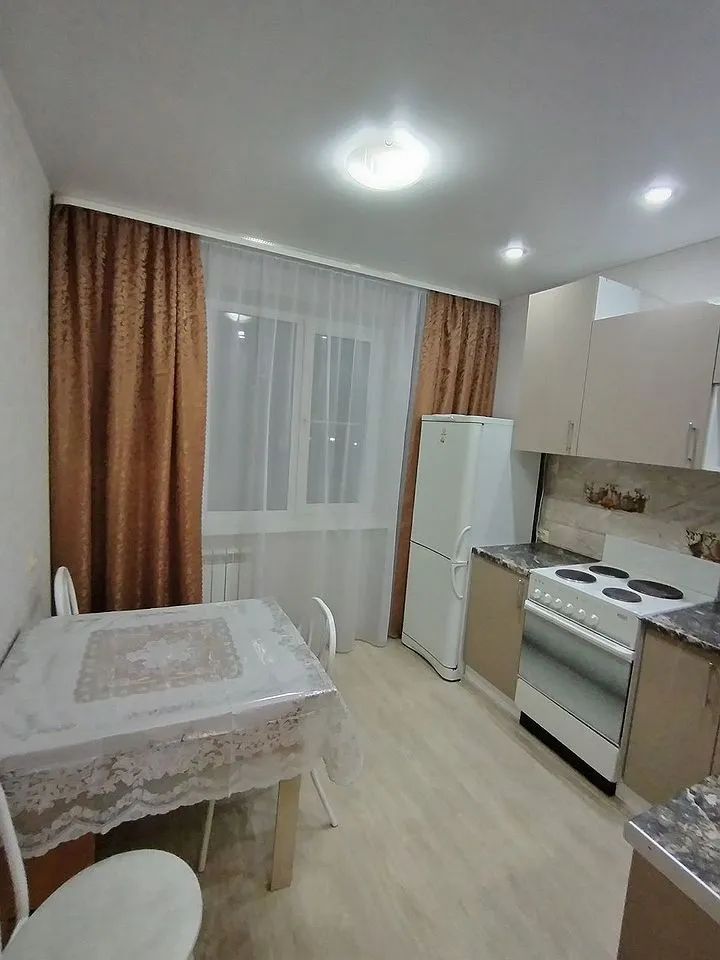 2-комнатная квартира в аренду, ул. Селезнёва, 48 — 40 000 ₽/мес